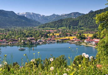 Озеро Тегернзее летом